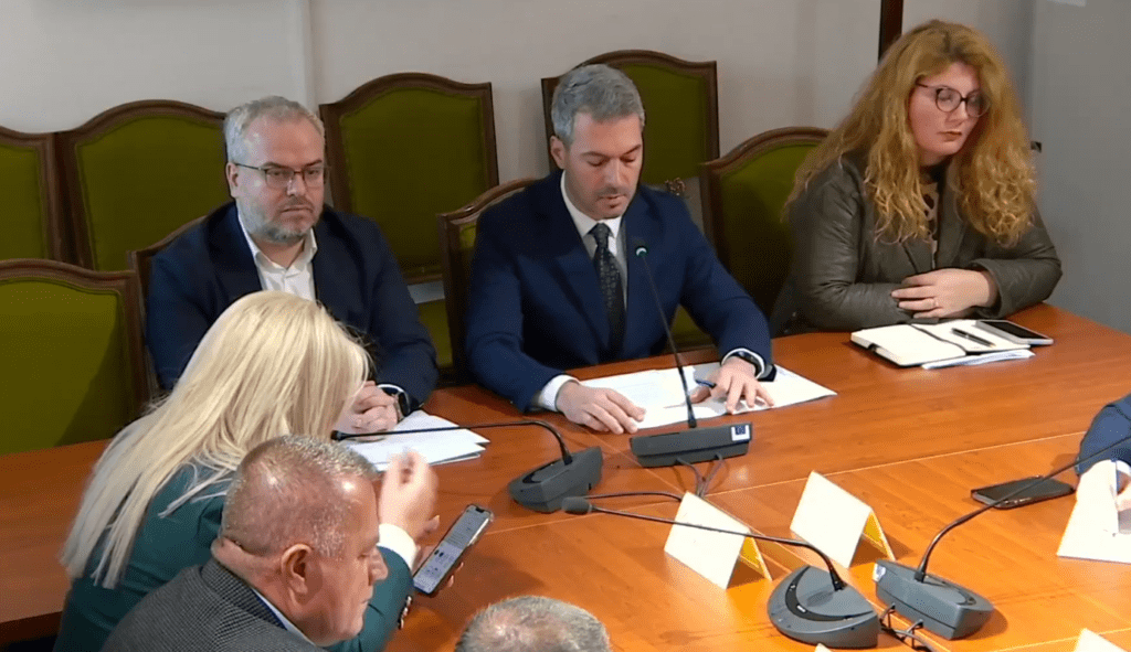 Malet me 1 euro zbresin në fushën e Kuvendit